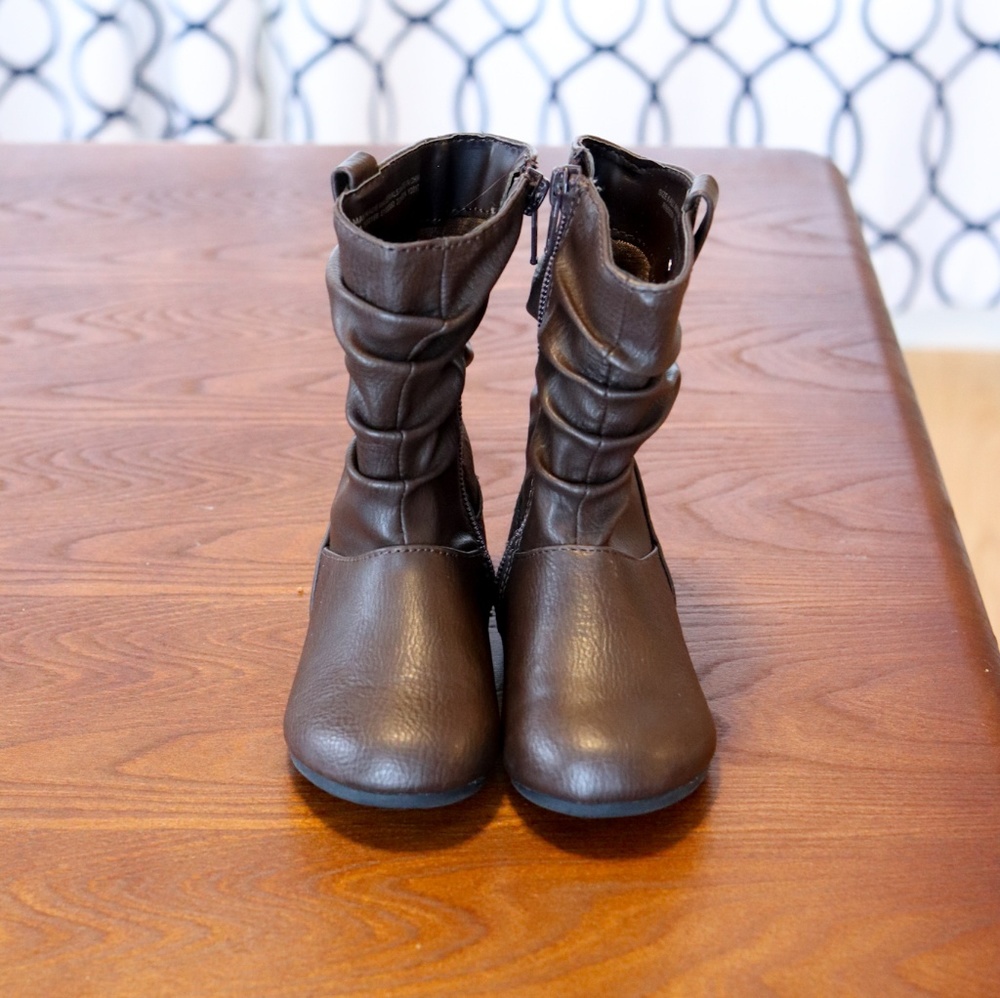 Children's Place Boots - Picture 2 of 3